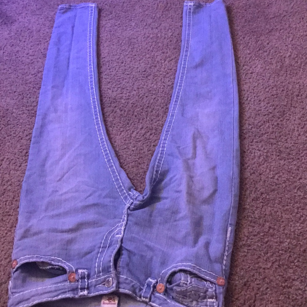 I am selling some light wash true religion jean